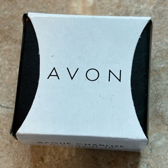AVON CHARLIZE RING SIZE 10 NIB in Plastic wrapping. 2014 - Picture 4 of 4